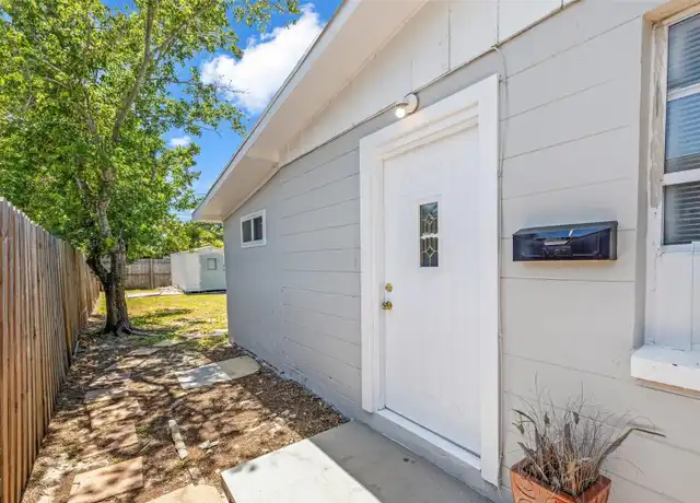 Property at 1010 60th Ave N Unit B, St. Petersburg, FL, 33703, 1 bed, 1 bath, [object Object]