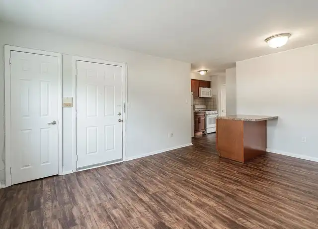 Property at 114-120 Montgomery Street Apartments - 114 Montgomery St, Bloomfield, NJ, 07003, 1 bed, 1 bath, [object Object]