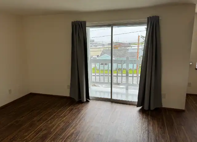 Property at 150 SE Barrington Dr Unit A202, Oak Harbor, WA, 98277, 2 beds, 1 bath, [object Object]