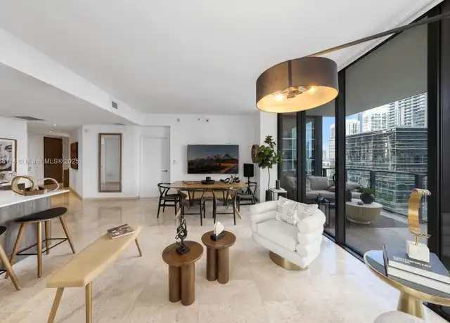 Property at 88 SW 7th St #1401, Miami, FL, 33130, 2 beds, 2.5 baths, [object Object]