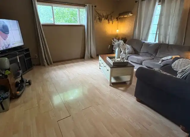Property at 224 16th St N Apt 2, La Crosse, WI, 54601, 2 beds, 1.5 baths, [object Object]