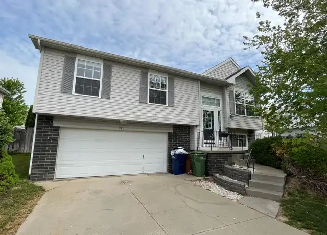 Property at 2704 Mesa St, Bellevue, NE, 68123, 3 beds, 2 baths, [object Object]