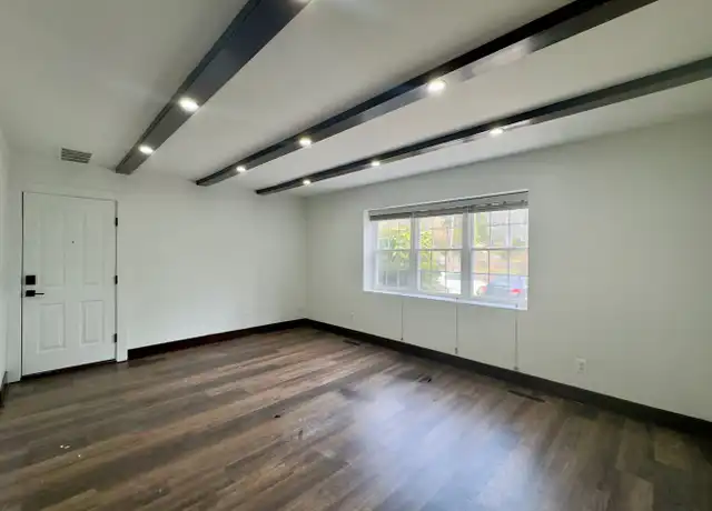 Property at 4014 Linkwood Rd Unit 4006B, Baltimore, MD, 21210, 2 beds, 1 bath, [object Object]