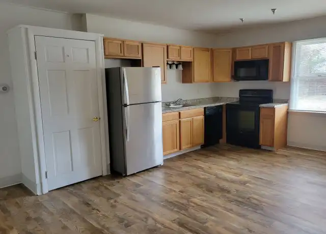 Property at 110 College Ave Apt 24, Waterville, ME, 04901, 1 bed, 1 bath, [object Object]