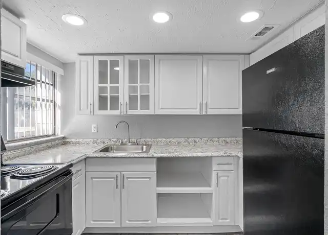 Property at Montierra Apartments - 14401 N 22nd St, Tampa, FL, 33613, 1 bed, 1 bath, [object Object]