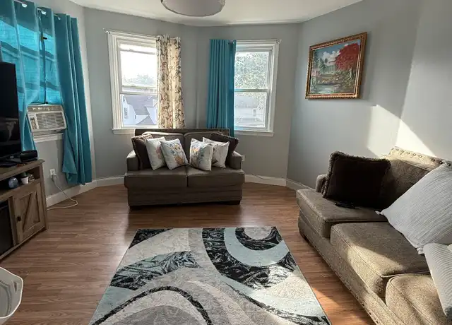 Property at 194 Southmayd Rd Unit 2nd Floor, Waterbury, CT, 06705, 1 bed, 1 bath, [object Object]