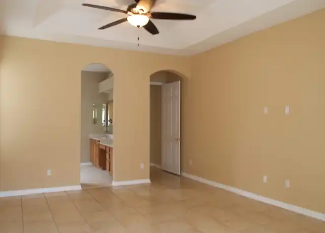 Property at 6220 Hedgesparrows Ln, Sanford, FL, 32771, 5 beds, 3 baths, [object Object]