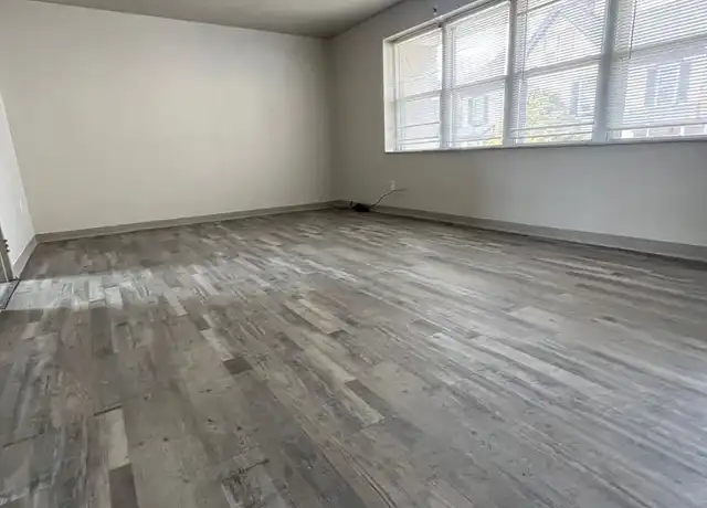 Property at 479 3rd St Unit 3, Pitcairn, PA, 15140, 2 beds, 1 bath, [object Object]