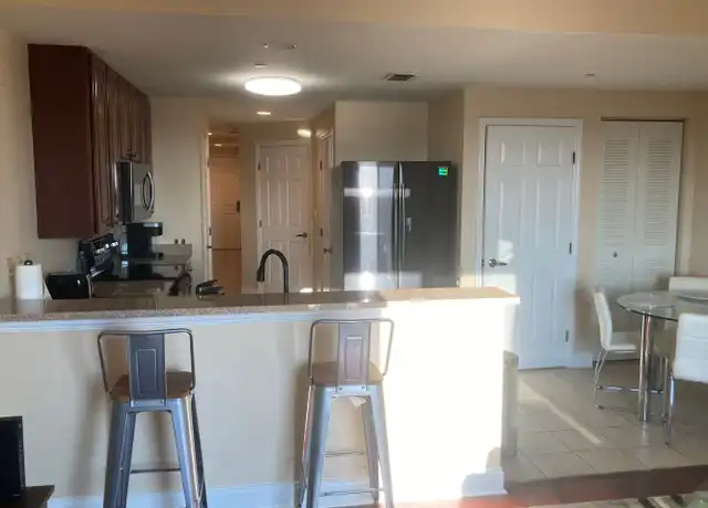 Property at 215 W College Ave Unit 706B, Tallahassee, FL, 32301, 2 beds, 1 bath, [object Object]