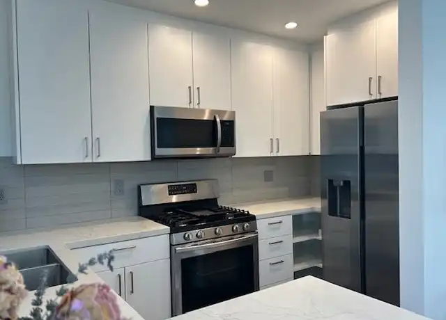 Property at 4164 Woodcliff Rd, Sherman Oaks, CA, 91403, 2 beds, 2 baths, [object Object]