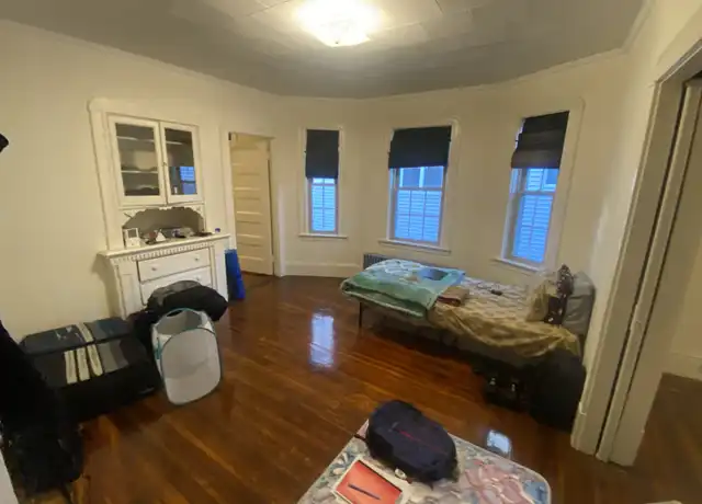 Property at 8 Pearson Ave Unit 2, Somerville, MA, 02144, 2 beds, 1 bath, [object Object]