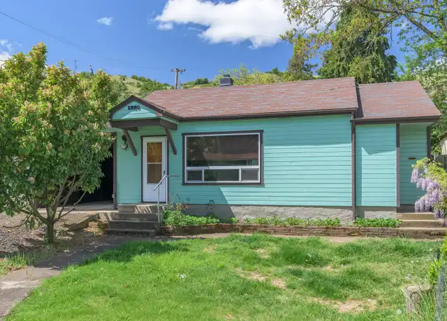 Property at 1220 SE Fullerton St, Roseburg, OR, 97470, 1 bed, 1 bath, [object Object]