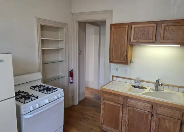 Property at 807 Ferris Ct Unit 3, Kalamazoo, MI, 49007, 1 bed, 1 bath, [object Object]
