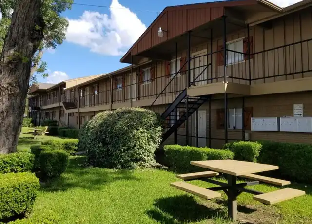 Property at 735 S Jackson St Unit 10, Jacksonville, TX, 75766, 1 bed, 1 bath, [object Object]