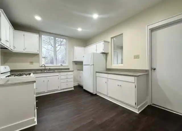 Property at 2824 Penn Ave N, Minneapolis, MN, 55411, 4 beds, 2 baths, [object Object]