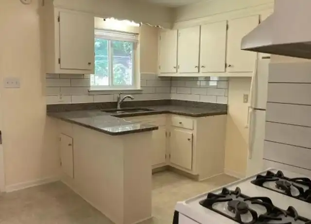 Property at 529 Hillsborough St, Chapel Hill, NC, 27514, 1 bed, 1 bath, [object Object]