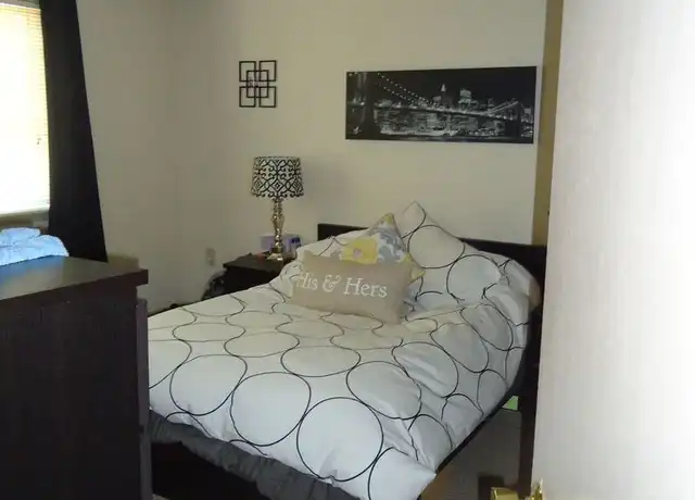 Property at 45 Hawthorne St Unit C4, Bristol, CT, 06010, 1 bed, 1 bath, [object Object]