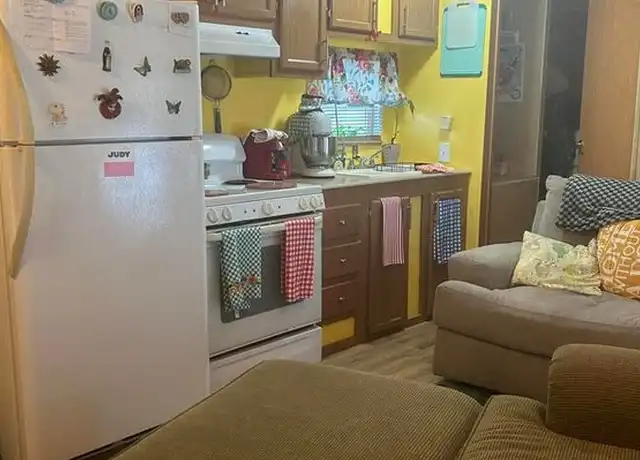 Property at 5870 NW Pine Trail Cir, Port Saint Lucie, FL, 34983, 3 beds, 2 baths, [object Object]