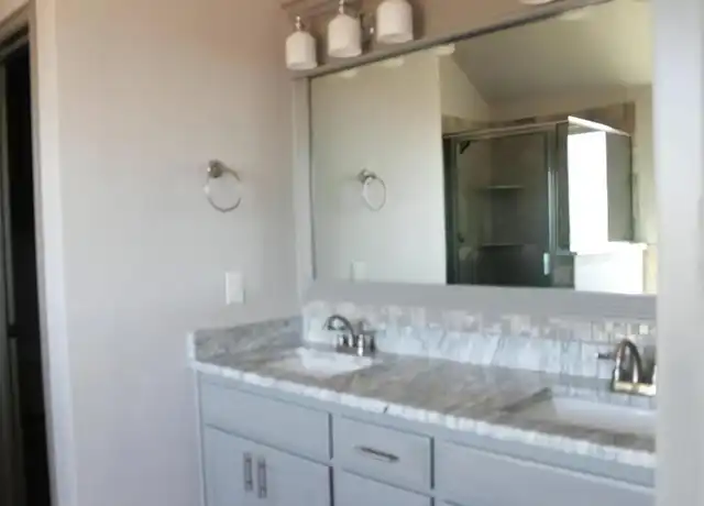 Property at 2512 Everton Ln, Norman, OK, 73071, 4 beds, 2 baths, [object Object]