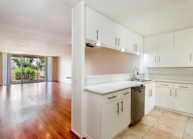Photo of 520 E Murray Canyon Dr, Palm Springs, CA 92264