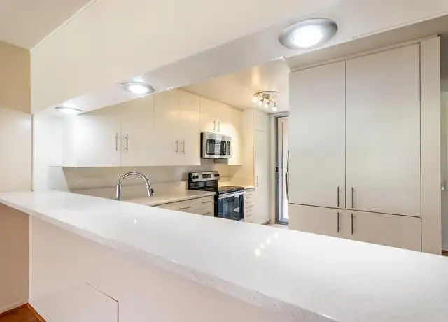 Photo of 520 E Murray Canyon Dr, Palm Springs, CA 92264