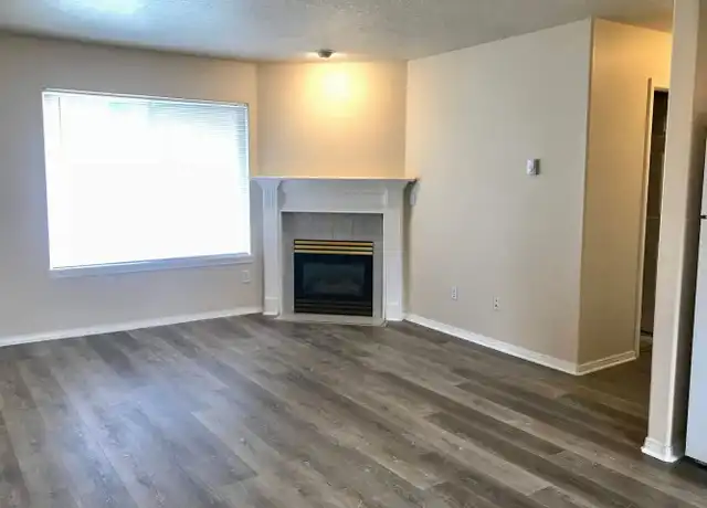 Property at 14611 SE Lone Pine Dr Unit 14611, Clackamas, OR, 97015, 2 beds, 1 bath, [object Object]
