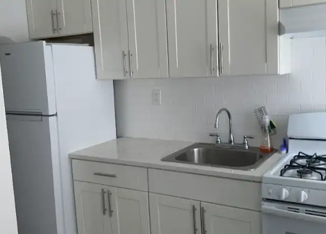 Property at 240 Ocean Pkwy Unit 02, Brooklyn, NY, 11218, 1 bed, 1 bath, [object Object]