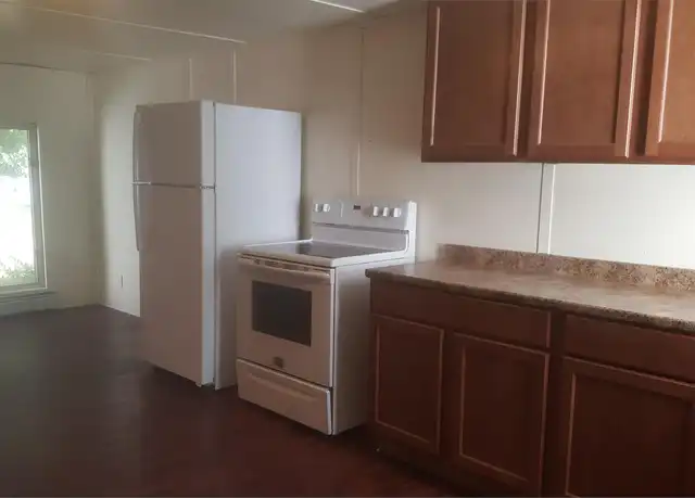 Property at 6 Vienna St, Palmyra, NY, 14522, 5 beds, 1.5 baths, [object Object]
