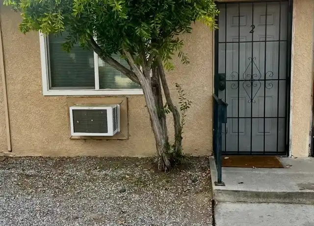 Property at 1955 E Devonshire Ave, Hemet, CA, 92544, 1 bed, 1 bath, [object Object]