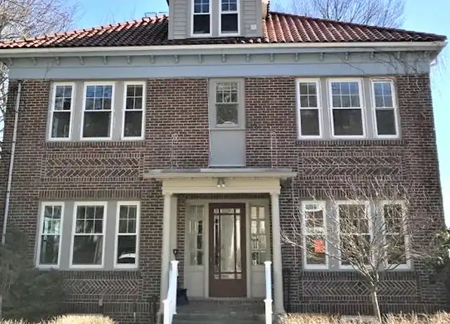 Property at 59 Algonquin Rd, Chestnut Hill, MA, 02467, 4 beds, 2 baths, [object Object]