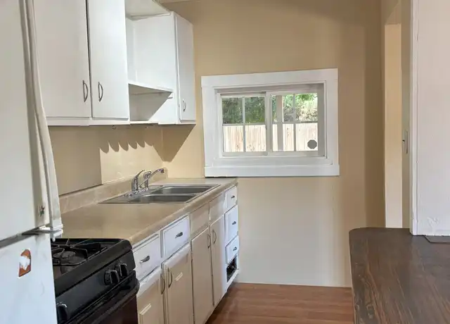 Property at 808 W Lockeford St Unit 2, Lodi, CA, 95240, 2 beds, 2 baths, [object Object]