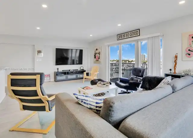 Property at 95 N Birch Rd #703, Fort Lauderdale, FL, 33304, 1 bed, 1 bath, [object Object]