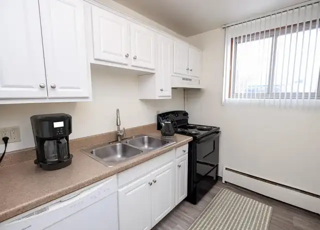 Property at Southdale Parc - 2720 W 66th St, Minneapolis, MN, 55423, 1 bed, 1 bath, [object Object]
