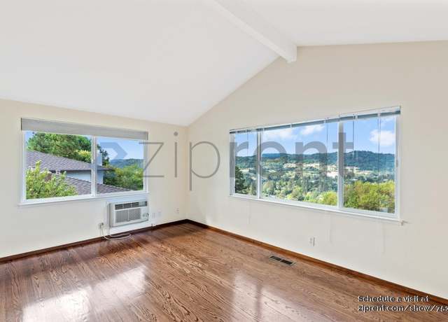 Photo of 107 Warfield Dr, Moraga, CA 94556