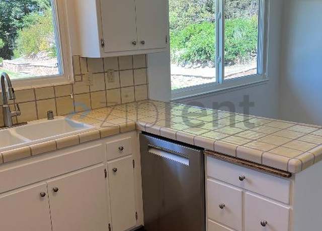 Photo of 107 Warfield Dr, Moraga, CA 94556