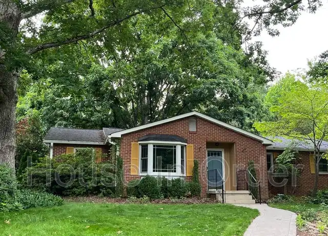 Property at 8 Oakwilde Dr, Asheville, NC, 28803, 3 beds, 2 baths, [object Object]