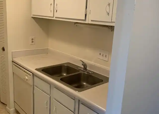 Property at 326 Orchard Trace Ln #6, Charlotte, NC, 28213, 1 bed, 1 bath, [object Object]