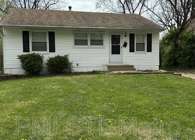 Property at 452 Midlothian Rd, Saint Louis, MO, 63137, 3 beds, 1 bath, [object Object]