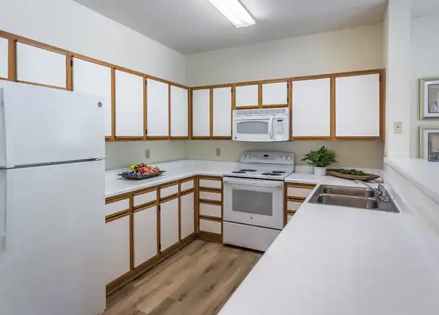 Property at Centennial Gardens - 7841 N Garden Manor Dr, Memphis, TN, 38125, 1 bed, 1 bath, [object Object]
