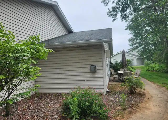 Property at 412 Twin Oak Dr, Altoona, WI, 54720, 2 beds, 1 bath, [object Object]