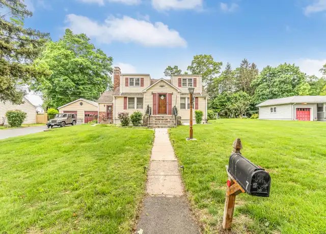 Property at 7 Swan Ave, Wallingford, CT, 06492, 2 beds, 1 bath, [object Object]