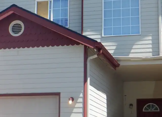 Property at 2332 NE Ocker Dr Unit 3, Bend, OR, 97701, 2 beds, 2.5 baths, [object Object]