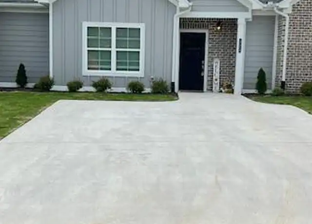 Property at 323 NE Bellingham Dr, Cleveland, TN, 37312, 2 beds, 2 baths, [object Object]
