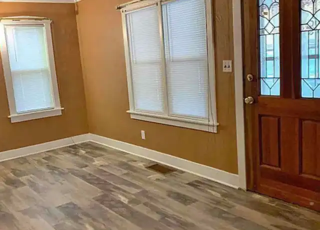Property at 2807 W Howett St, Peoria, IL, 61605, 3 beds, 2 baths, [object Object]