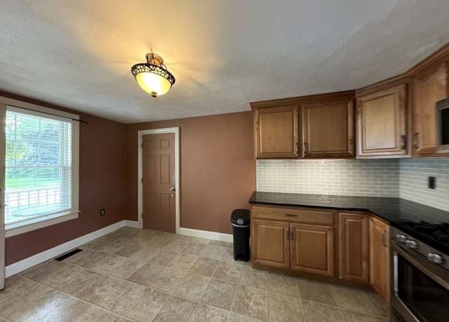 Photo of 134 Peck St Unit 1, Franklin, MA 02038