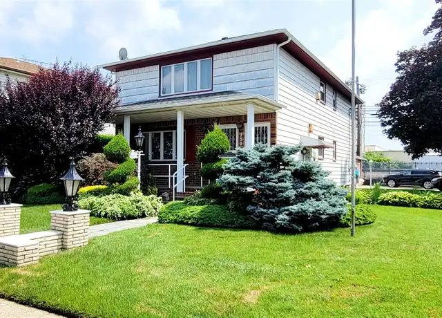Property at 250 Maple Pl, Mineola, NY, 11501, 3 beds, 1 bath, [object Object]