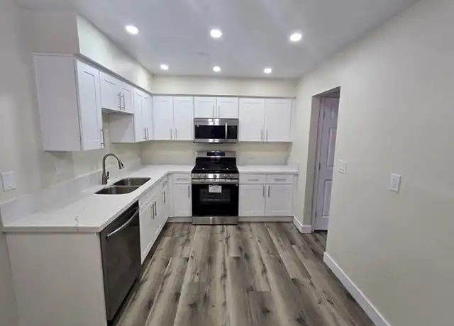 Property at 220 12th St Unit 07, Huntington Beach, CA, 92648, 2 beds, 1 bath, [object Object]