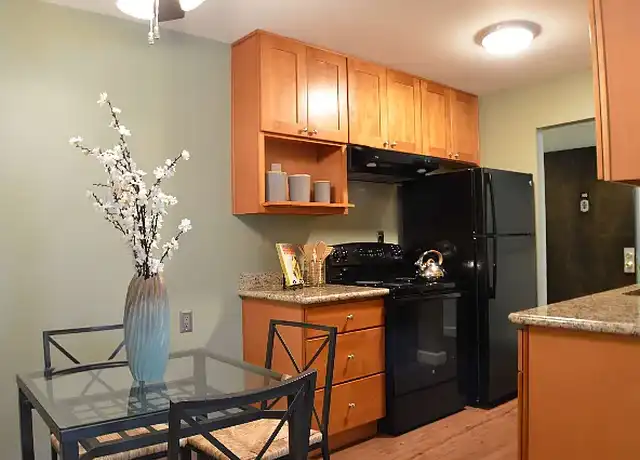 Property at Onstad Manor - 1812 Washington Ave, San Leandro, CA, 94577, 1-2 bed, 1-2 bath, [object Object]