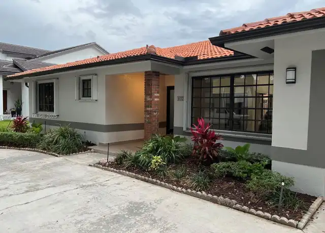 Property at 8321 NW 167th Ter, Miami Lakes, FL, 33016, 3 beds, 2 baths, [object Object]