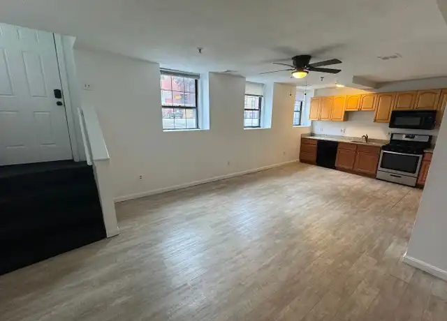 Property at 62 Wingate St Unit B1, Haverhill, MA, 01832, 3 beds, 1 bath, [object Object]